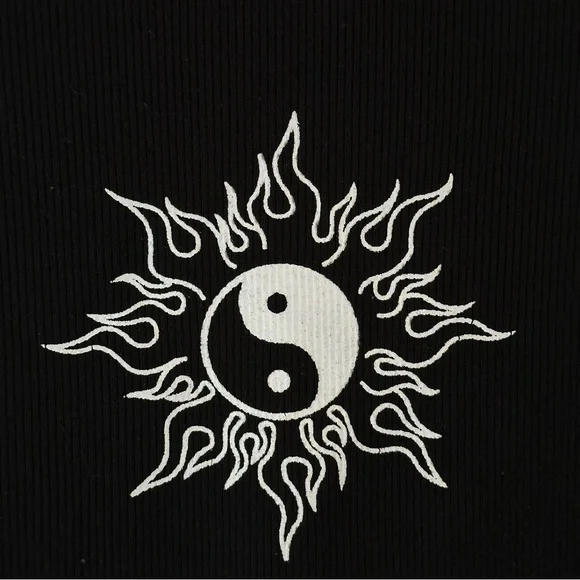 Princess‎ Polly Black Ying Yang Long Sleeve Crop Top Size 6 Ribbed Exposed Seam - Picture 4 of 7